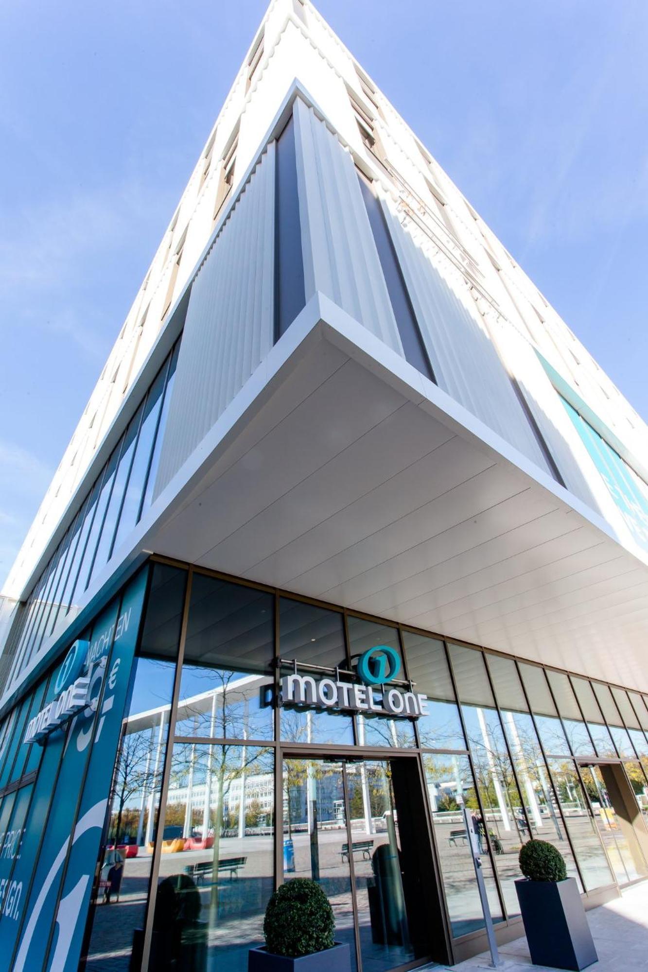 Motel One Muenchen-Messe Экстерьер фото